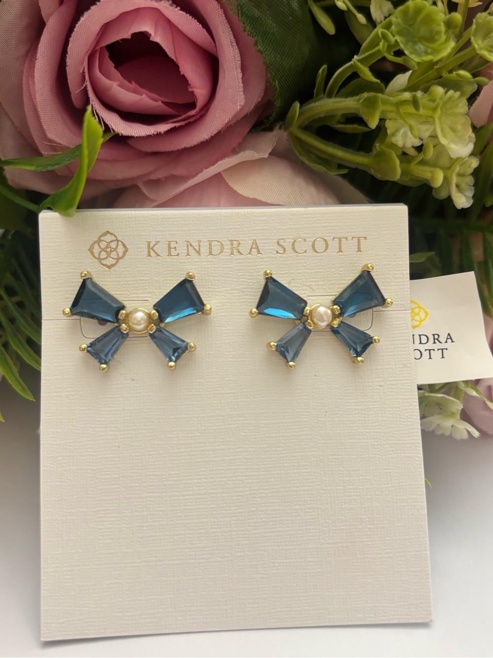 NWT Kendra Scott Blair bow Stud Earrings